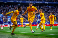 皇马VS巴萨国家德比：激情对决，西甲焦点战一触即发